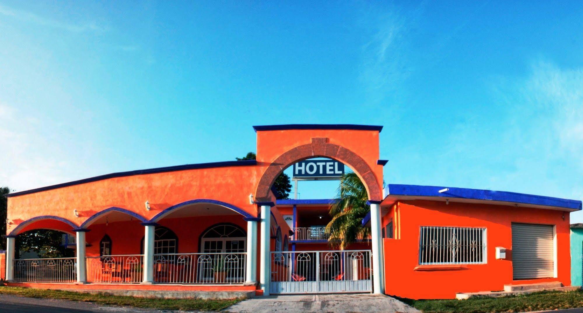 Hacienda Hotel 3*